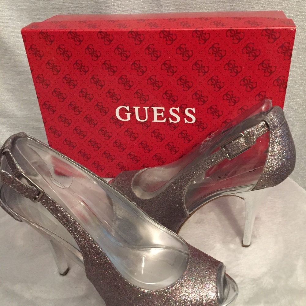 🧨💥MEGA SALE💥🧨  3️⃣ for $20. 
Guess shimmery gold high heels - Picture 4 of 8